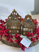 Cargar imagen en el visor de la galería, Casitas portavelas (duo)