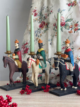 Cargar imagen en el visor de la galería, Candelabros Reyes Magos a caballo