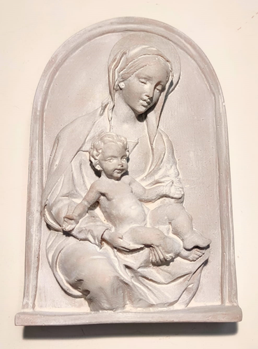 Virgen con Niño de pared - grises