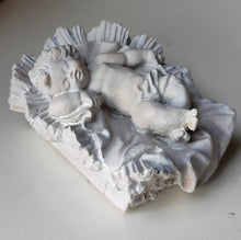 Cargar imagen en el visor de la galería, Niño Jesús dormido